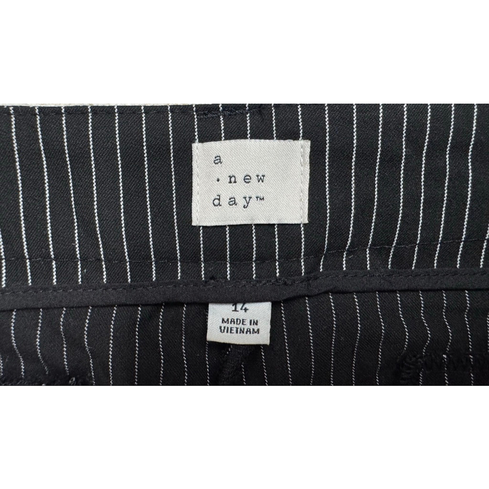 A New Day Woman Black White Pinstripe wide leg trouser pants size 14 grunge goth - Picture 4 of 6